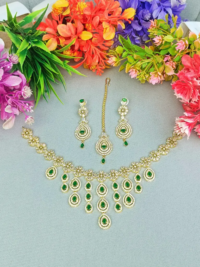 Emerald & Diamond Necklace Set