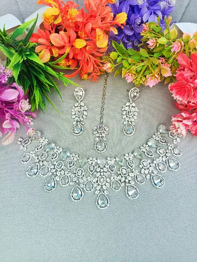 Sparkling Diamond Jewelry Set