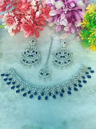 Beautiful Blue and White Jewelry Set